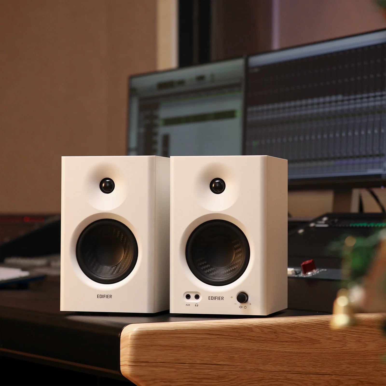 MR4 Powered Studio Monitor Speakers, White (Pair)